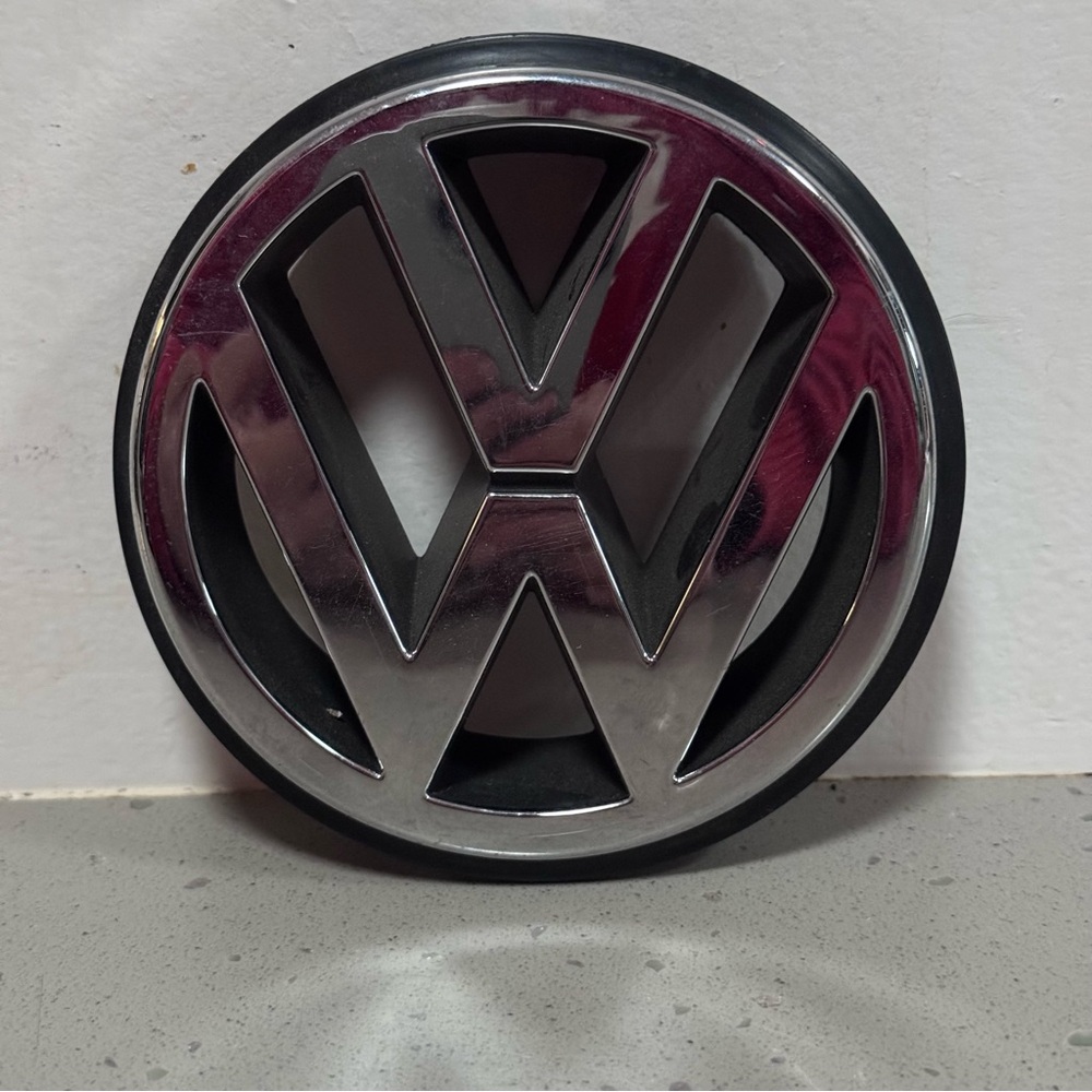 2001 Vw Jetta badge part no 191 853 601H